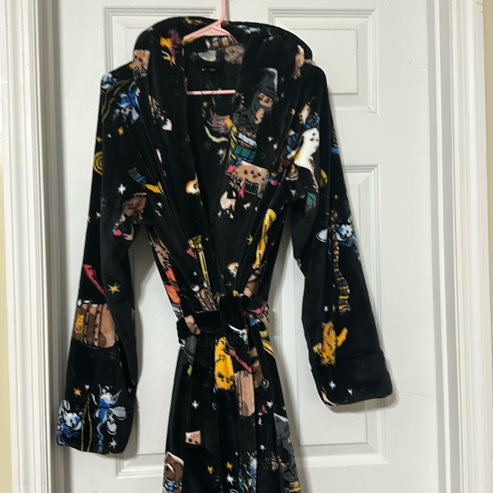 Vera Bradley Harry Potter Hooded Fleece Robe- “Friends at Hogwarts”